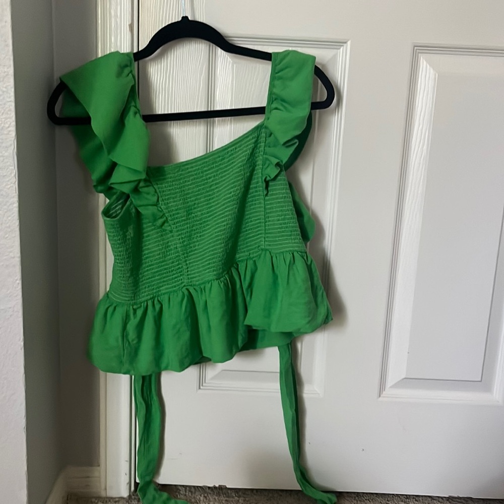 Nation LTD Kelly Green Smocked Ruffle Peplum Top Size L | Tie Back |